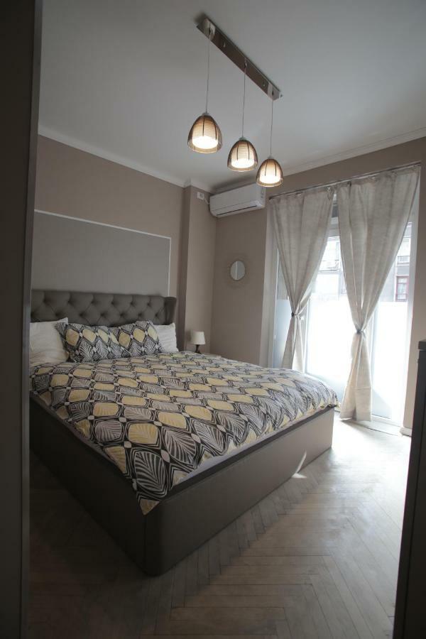 Live Bucharest Apartment Exterior photo